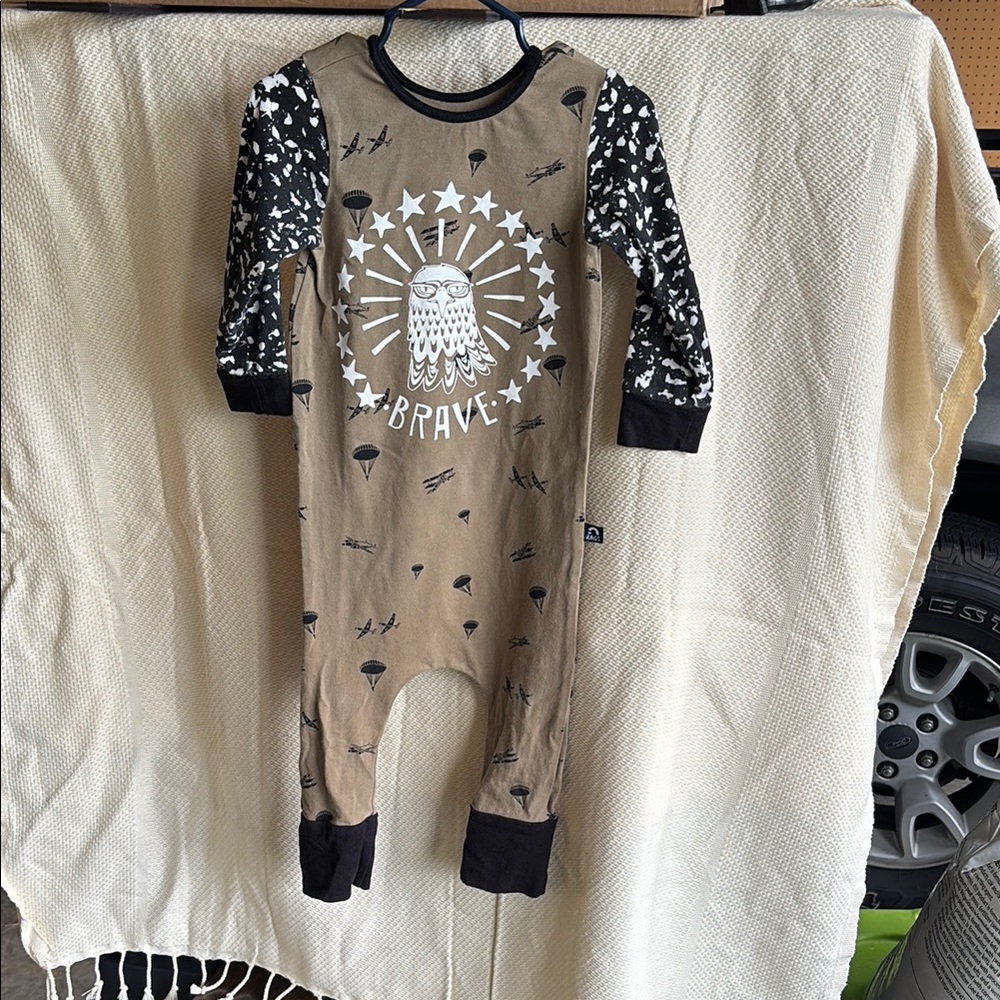 Rags to Raches Cream and Black Brave Eagle 18-24 months